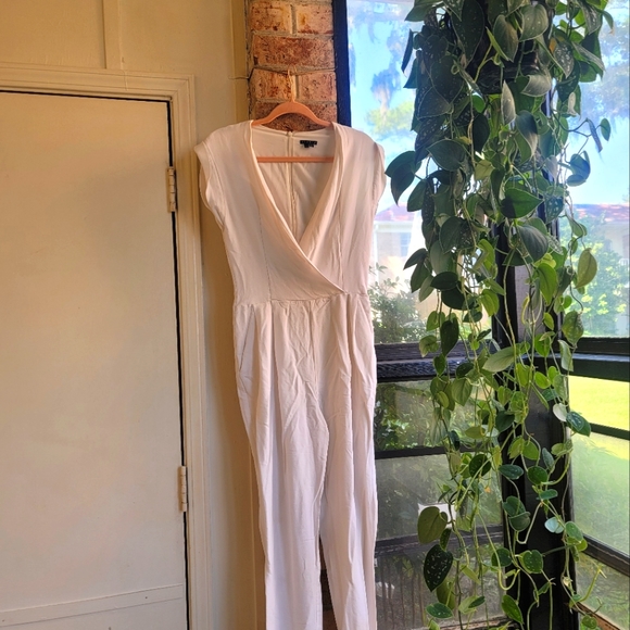 Theory silk jumpsuit size 10 fits like 8 - Picture 1 of 13
